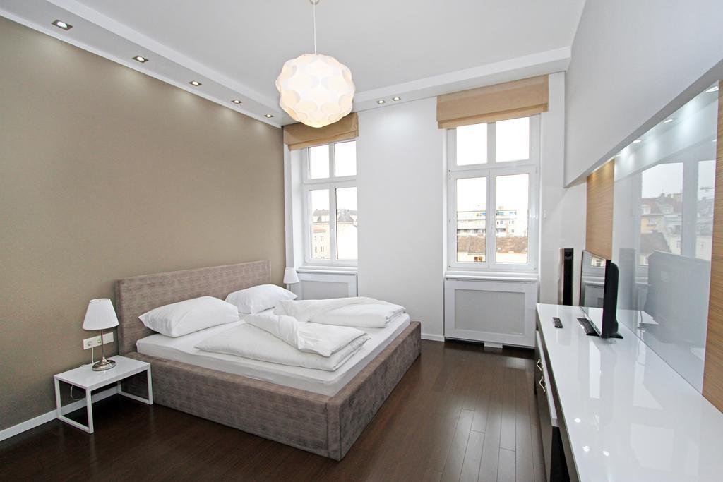 Christiano Apartments Hauptbahnhof | Contactless Check-In 비엔나 객실 사진